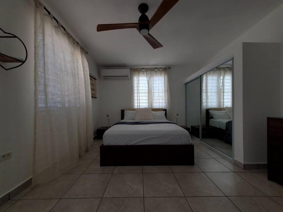Aguadilla Sunset Apt Ac Wifi 8 Minute Walk Crashboat Beach Ngoại thất bức ảnh